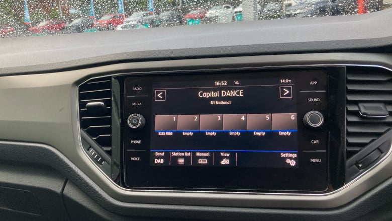 Volkswagen T-Roc 1.5 TSI EVO SE 5dr DSG Petrol Hatchback